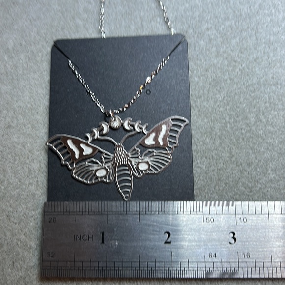 Moth and moon pendant - Picture 5 of 5